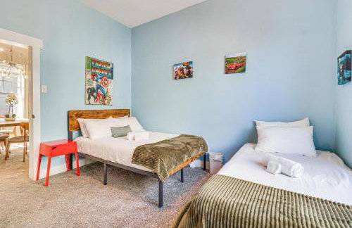 Deck and Home Office Walkable Albuquerque Home - Photo 22