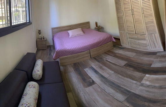 Chalet in Batrouna Park Resort, Facing the Pool, Gazon,gym,generator IS Included - Foto 1