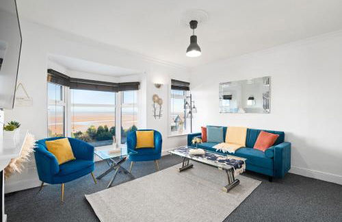 Sunny Seaside Paradise - Sleeps 5 - Photo 1