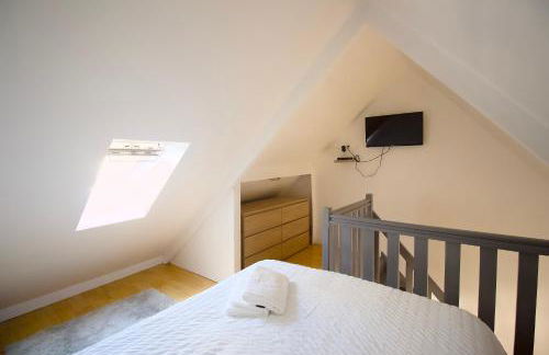 Triplex Lumineux à Cherbourg, hyper centre, 2 pas du Port & Vie Nocturne, Intendance Luxury Host - Foto 13