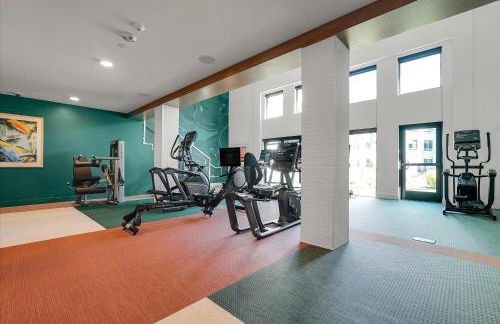 Global Luxury Suites near Liberty Station - Foto 20