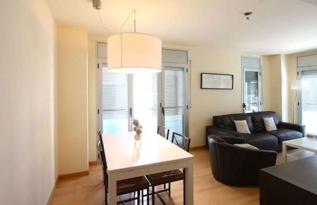 Mazi Apartments Downtown - Photo 16