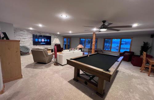 Large Log Home on Lake with Hot Tub - Foto 1