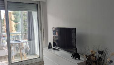 Saint Mandrier Pin Rolland Studio Climatisé 2 pers parking plage pinède, tout à pied - Foto 4