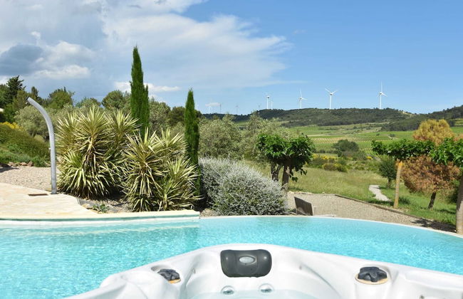 Villa With Heated Pool, Jacuzzi, Sports Field and Stunning Views - Photo 50