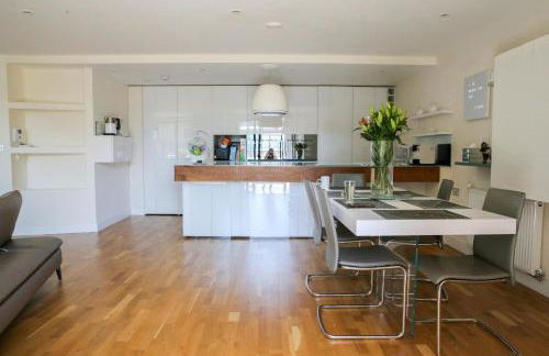 Luxury 3-BR near Tower Bridge Family & Business Ready - Foto 19