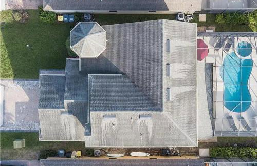 An Incredible Vacation Home with Saltwater Pool! - Foto 59