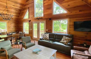 14 Guest 7 Bed 4 BR Lakefront Cabin w Hot Tub - Foto 34