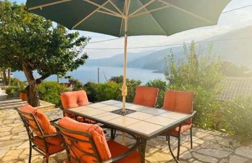 Villa Zola with Views - Photo 1