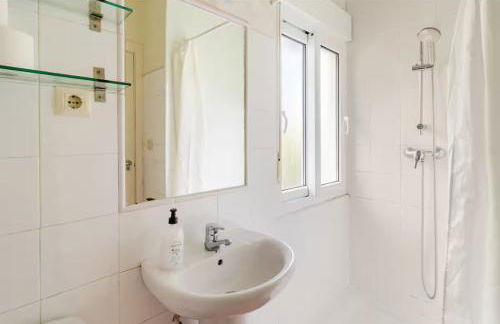 Casa con Jardín Enorme y Vistas Espectaculares Cerca de Pechon - Foto 38