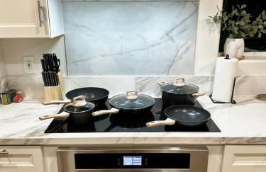 2 Masters, Newly renovated with new furnishings - 4BR 3BA - Photo 39