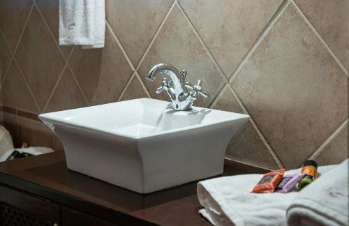 Verekinthos Villas - Pool, Hot Tub, BBQ, Kids Playground, Stunning Mountain Views - Photo 44