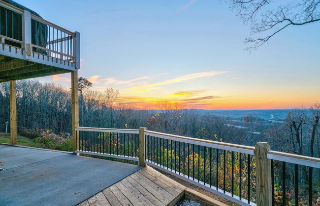 Sunset View 3 BDR Close to Downtown! - Photo 60