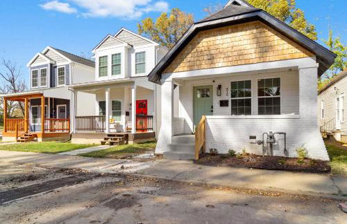 Uptown Haven Walkable Home with Bikes and Firepit near Downtown - Foto 34