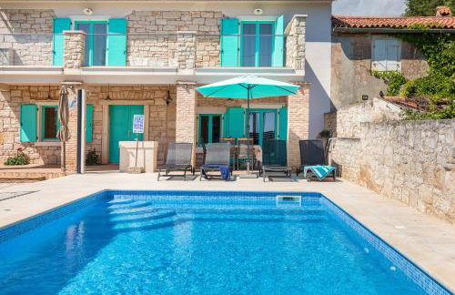 Lovely House Kristina with a pool - Photo 4