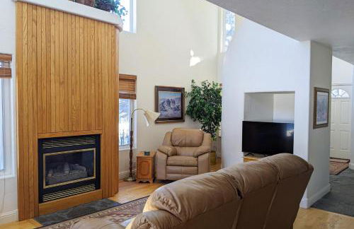 Year-Round Base with Balcony and Mtn Views in Driggs! - Foto 1