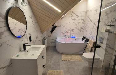 Apartament z prywatną wanną z hydromasażem - U Parów - Foto 55