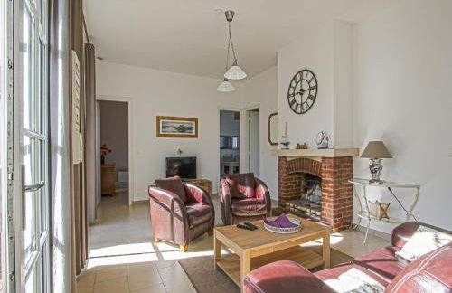 Spacious holiday home in Aure sur Mer with garden - Foto 49