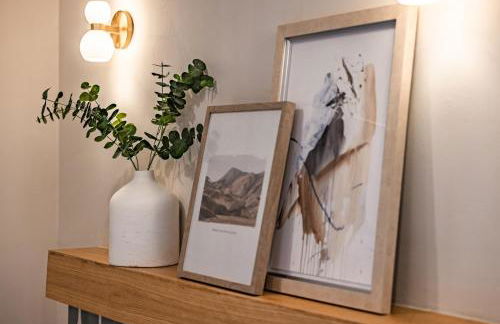 @ Marbella Lane - Vibrant & Chic Designer Home - Photo 45