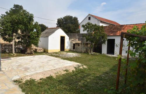 This Pleasant Holiday Home is an Ideal Starting Point to Explore Dalmatia - Foto 15