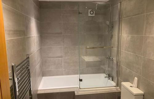 Fantastic Large 2 X Bedroom Flat, Free Parking - Photo 15