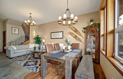 Ski-In Ski-Out Schweitzer Winter Chalet with Hot Tub - Foto 12