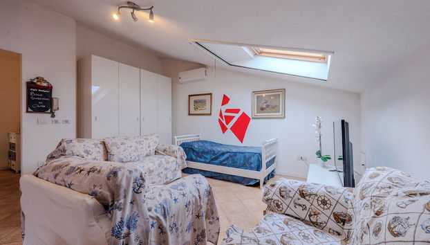 Red Mansarda - Foto 2, Habitación