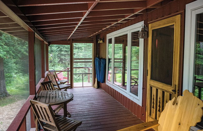 Cozy Riverside Getaway Pine Bend Cottage - Foto 29