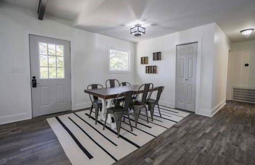 Gorgeous Renovated Home With Large & Private Lot - Foto 3