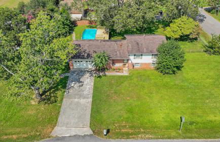The Retro Pad - Large Yard and Foosball Table - Photo 72