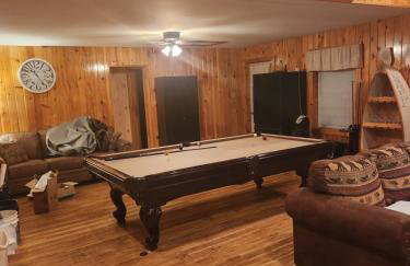 Spacious 5 Bedroom Cabin with Riverview & Black Lake Access - Foto 28