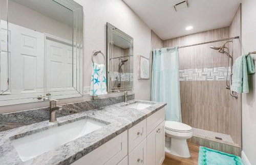 Beachfront Condo with Pool in Redington Shores - Foto 20