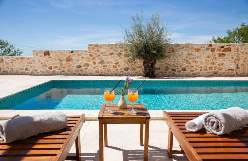 Villa Cavalleria Rusticana with heated pool and vineyard - Photo 40