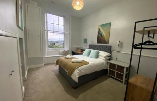 Georgian 4 Bedroom 3 Bathroom New Town Apartment - Foto 18