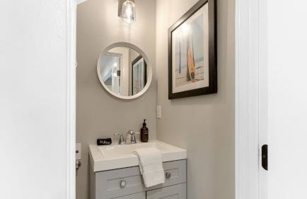 Luxe Backyard Oasis w/ Hot Tub Chic Design South Park Sanctuary - Foto 43