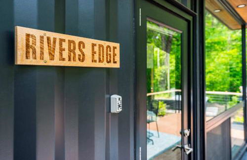 Modern Riverside Cabin w Hot Tub Fire Pit Kayaks - Foto 7