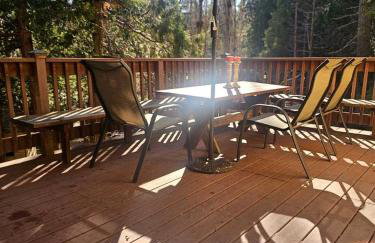 Peaceful Mountain Cabin with Private Lake and Game Room Near Long Barn, California - Foto 21