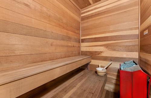 Luxury Lakeview Retreat - Hot Tub, SUP, Sauna & More! - Foto 5