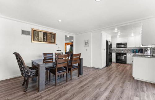 Colorful and Cozy Haven with Heated Pool - Foto 31