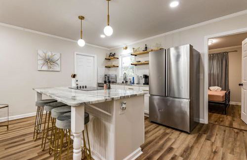 Modern bungalow in the heart of Raleigh w King bed - Foto 6