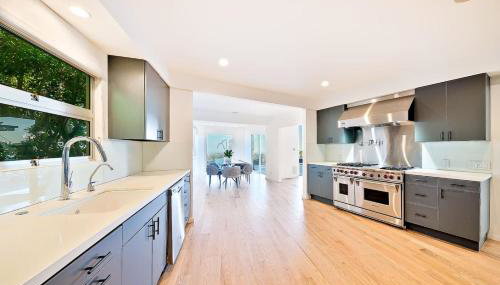 Stunning Modern Estate in BH with Pool, Spa, and Views - Foto 5