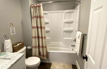 Luxury Condo Near Downtown - Pet Friendly - Foto 7