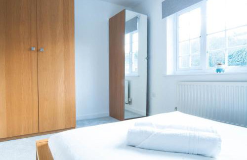 The Dakota - next to East Midlands Airport - Photo 30