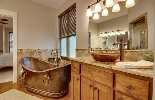 Lakefront Home with WiFi, Entertainment, Dock & Lake Views - Dogs OK - Photo 34