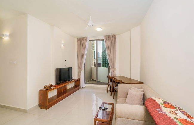 Marine Suites - Photo 16