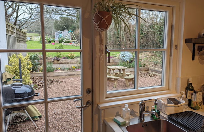 2 Bed Cottage - Sleeps 4 - Garden, Pets, Wifi - Foto 18