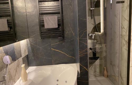 Family & Business Sauna Apartments No15 Leśny nad Zalewem Cedzyna Unikat - 3 Bedroom with Private Sauna, Bath with Hydromassage, Terrace, Garage, Catering Options - Foto 79