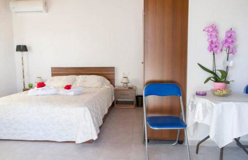 Johnny's Apartment - Photo 32