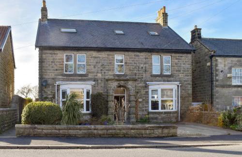 Heatherlea - Photo 1