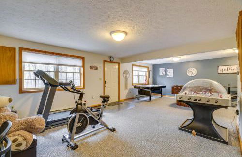 Hot Tub, Game Room! Poconos Home 22 Mi to Slopes - Foto 22